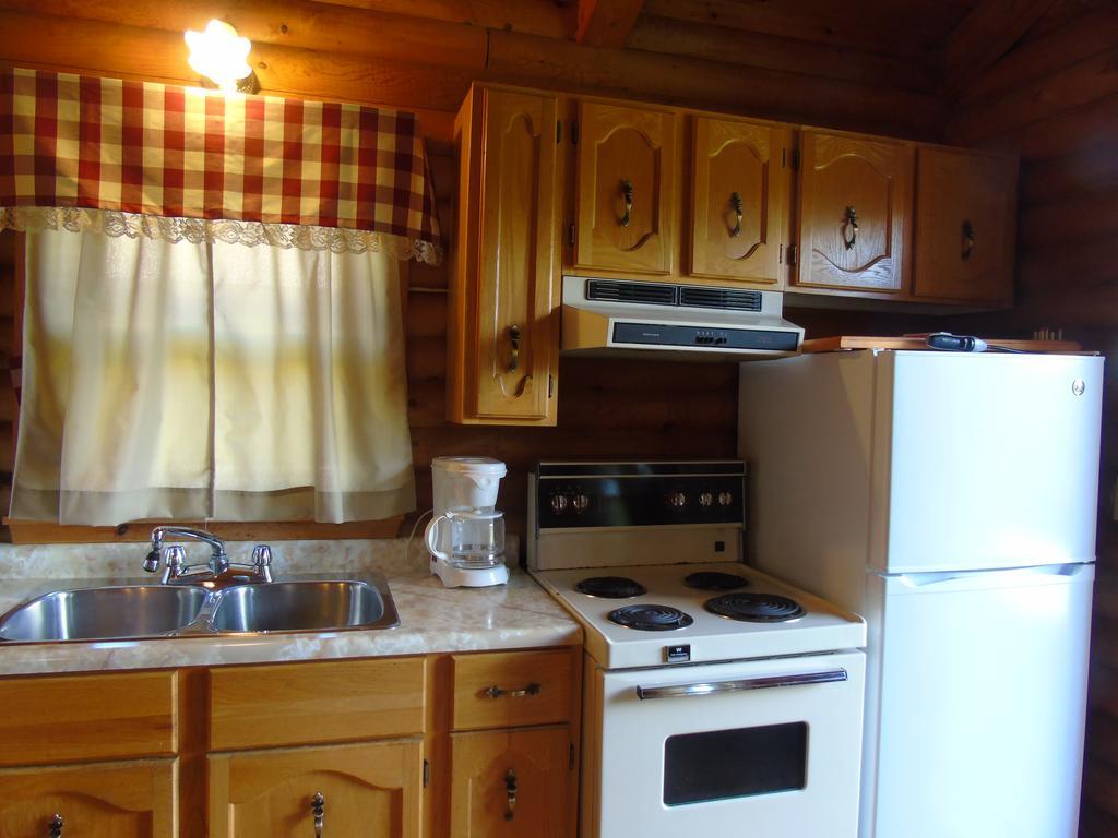Cajun Cedar Log Cottages Margaree Forks Exterior photo